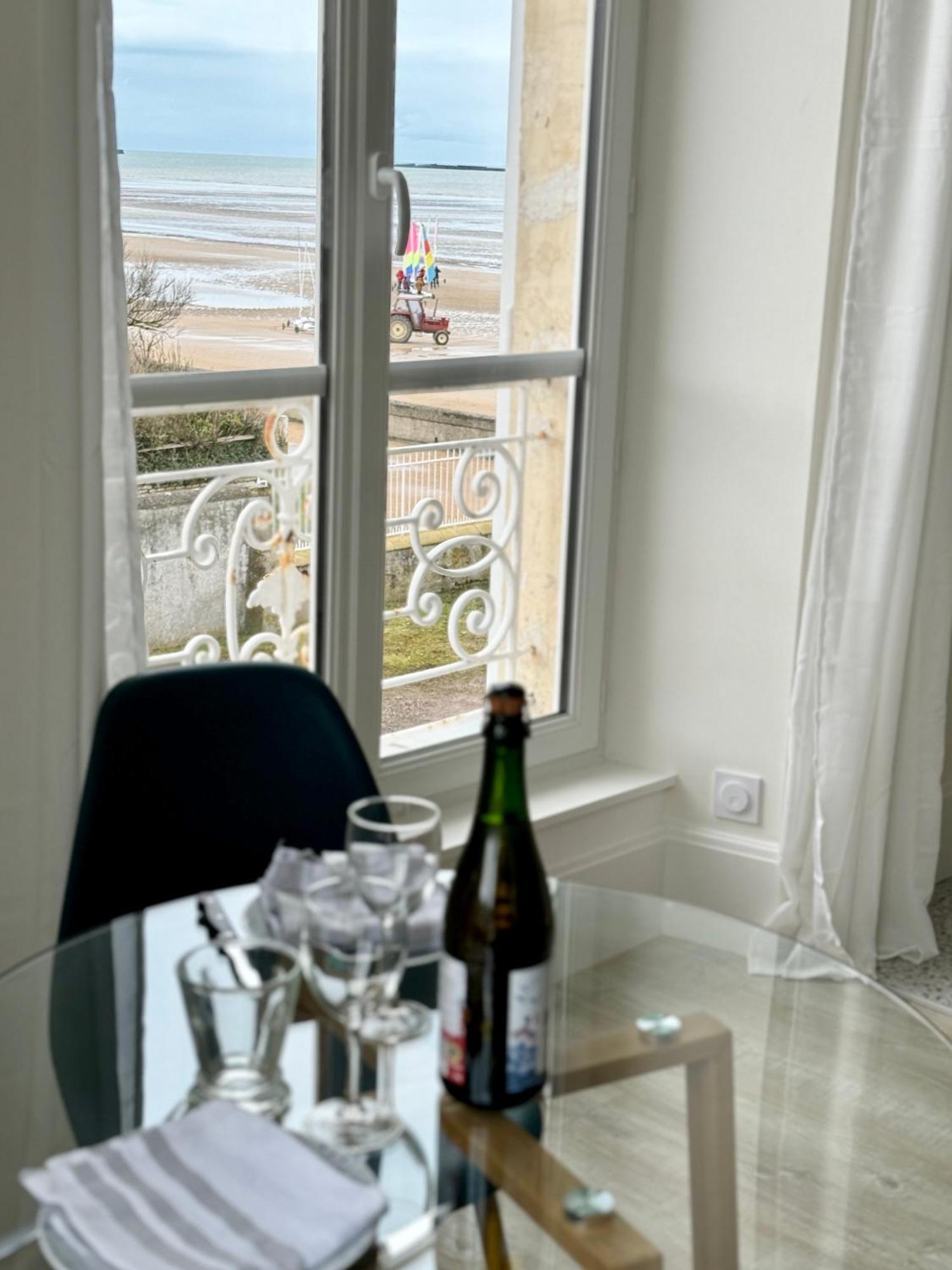 Sunny Apt On D-Day Beach With Parking Saint-Come-de-Fresne ภายนอก รูปภาพ